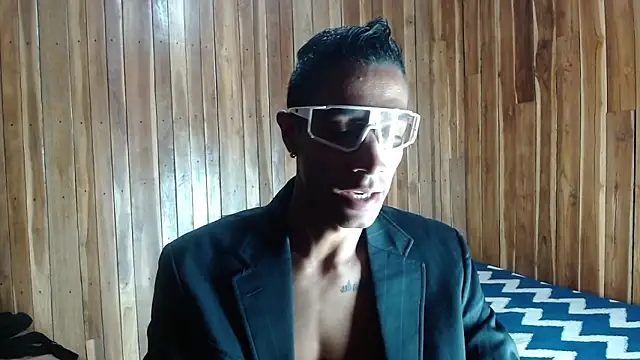 Snapshot of DEMARCOUS_NM chatting on March 1, 8:44 pm DEMARCOUS NM online show from March 1, 8:44 pm