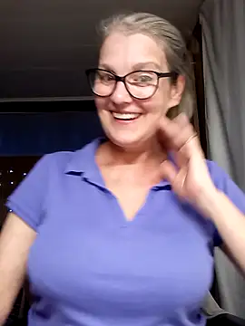 irinamaux online show from September 11, 4:40 pm