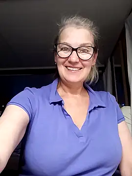 irinamaux online show from October 22, 4:57 am