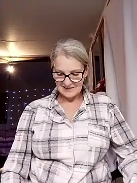 irinamaux online show from November 5, 4:07 pm