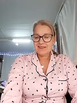 irinamaux online show from November 19, 5:57 pm