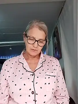 irinamaux online show from November 22, 9:52 am