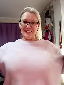 irinamaux online show from February 1, 10:47 am