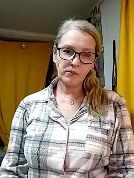 irinamaux online show from March 22, 5:05 pm