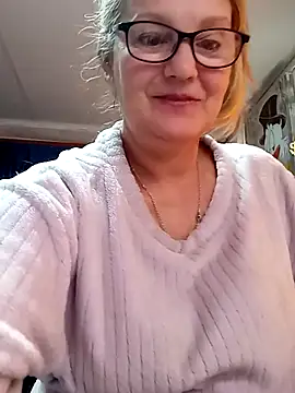 irinamaux online show from April 11, 8:07 am