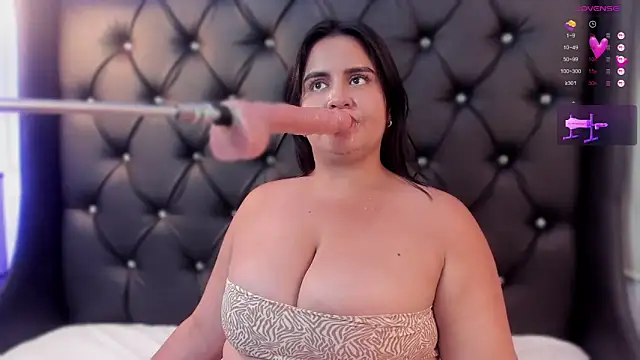 Snapshot of sweett_katty_ chatting on January 23, 11:36 pm sweett katty online show from January 23, 11:36 pm