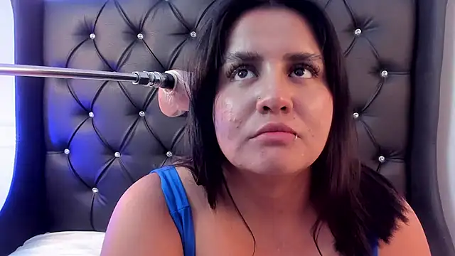 Snapshot of sweett_katty_ chatting on February 14, 11:42 pm sweett katty online show from February 14, 11:42 pm