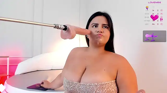 Snapshot of sweett_katty_ chatting on March 21, 11:23 pm sweett katty online show from March 21, 11:23 pm