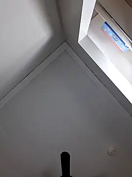 Snapshot of Zander823 chatting on February 6, 8:40 am Zander823 online show from February 6, 8:40 am