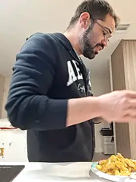 Snapshot of Zander823 chatting on February 25, 2:43 am Zander823 online show from February 25, 2:43 am