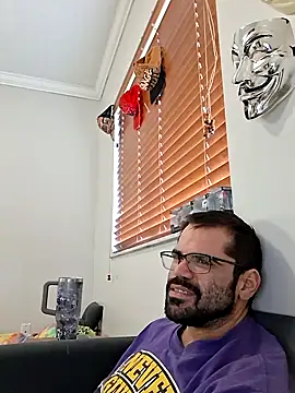 Snapshot of Zander823 chatting on February 26, 8:19 pm Zander823 online show from February 26, 8:19 pm