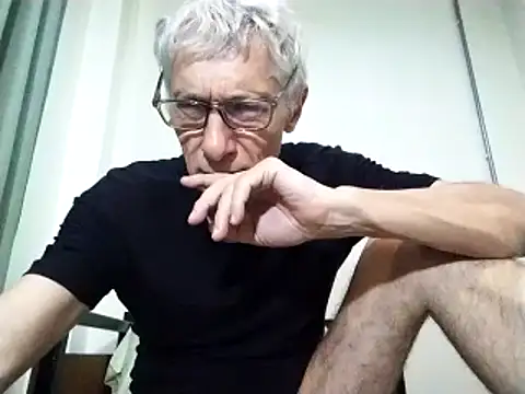 Snapshot of BIGUNCUTHARDCOCK chatting on February 24, 5:11 am BIGUNCUTHARDCOCK online show from February 24, 5:11 am