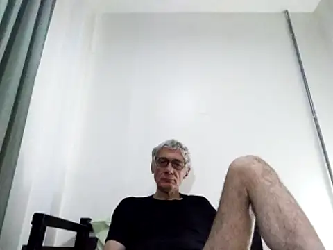 Snapshot of BIGUNCUTHARDCOCK chatting on March 2, 6:05 am BIGUNCUTHARDCOCK online show from March 2, 6:05 am