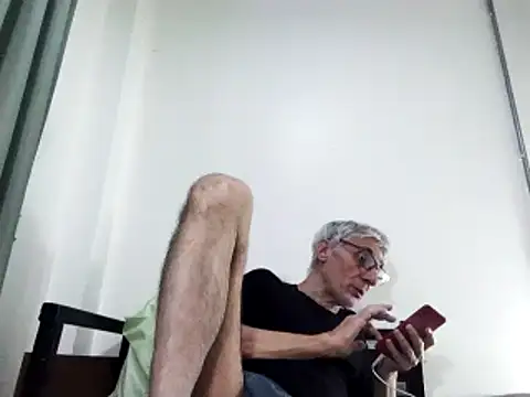 Snapshot of BIGUNCUTHARDCOCK chatting on March 3, 2:26 pm BIGUNCUTHARDCOCK online show from March 3, 2:26 pm
