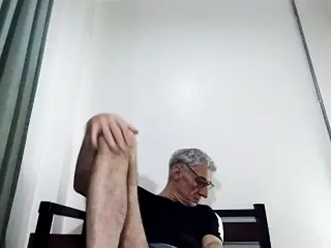 Snapshot of BIGUNCUTHARDCOCK chatting on March 5, 3:51 am BIGUNCUTHARDCOCK online show from March 5, 3:51 am