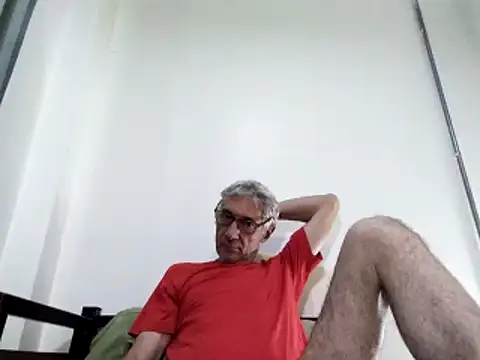 Snapshot of BIGUNCUTHARDCOCK chatting on March 6, 7:47 am BIGUNCUTHARDCOCK online show from March 6, 7:47 am