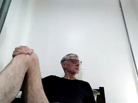 Snapshot of BIGUNCUTHARDCOCK chatting on March 6, 10:52 am BIGUNCUTHARDCOCK online show from March 6, 10:52 am