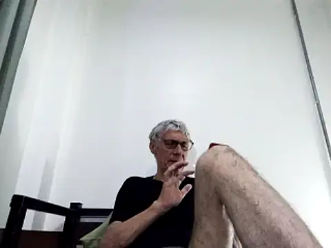 Snapshot of BIGUNCUTHARDCOCK chatting on March 7, 7:41 am BIGUNCUTHARDCOCK online show from March 7, 7:41 am