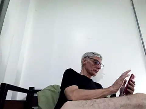 Snapshot of BIGUNCUTHARDCOCK chatting on March 7, 2:23 pm BIGUNCUTHARDCOCK online show from March 7, 2:23 pm