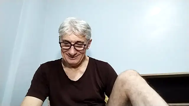 Snapshot of BIGUNCUTHARDCOCK chatting on September 21, 1:35 pm BIGUNCUTHARDCOCK online show from September 21, 1:35 pm