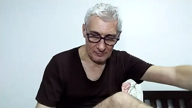 Snapshot of BIGUNCUTHARDCOCK chatting on February 1, 1:09 pm BIGUNCUTHARDCOCK online show from February 1, 1:09 pm