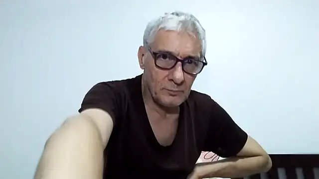 Snapshot of BIGUNCUTHARDCOCK chatting on February 2, 1:21 pm BIGUNCUTHARDCOCK online show from February 2, 1:21 pm