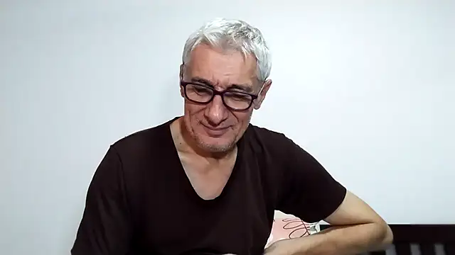 Snapshot of BIGUNCUTHARDCOCK chatting on February 3, 2:53 am BIGUNCUTHARDCOCK online show from February 3, 2:53 am