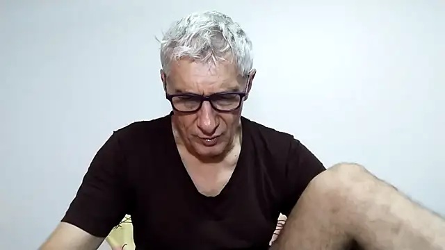 Snapshot of BIGUNCUTHARDCOCK chatting on February 6, 2:38 am BIGUNCUTHARDCOCK online show from February 6, 2:38 am