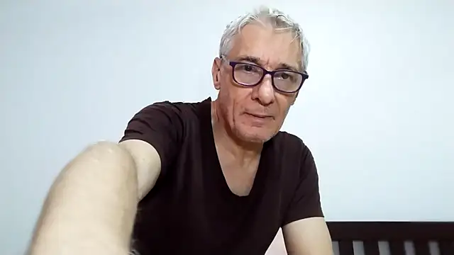 Snapshot of BIGUNCUTHARDCOCK chatting on February 12, 2:06 am BIGUNCUTHARDCOCK online show from February 12, 2:06 am