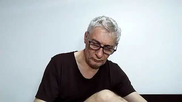 Snapshot of BIGUNCUTHARDCOCK chatting on February 14, 1:35 am BIGUNCUTHARDCOCK online show from February 14, 1:35 am