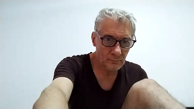 Snapshot of BIGUNCUTHARDCOCK chatting on February 16, 12:40 am BIGUNCUTHARDCOCK online show from February 16, 12:40 am