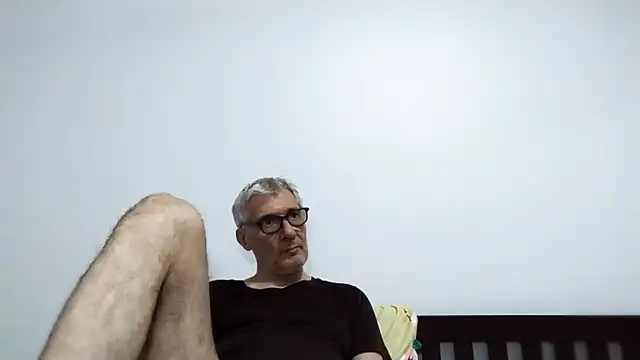 Snapshot of BIGUNCUTHARDCOCK chatting on February 16, 1:29 pm BIGUNCUTHARDCOCK online show from February 16, 1:29 pm