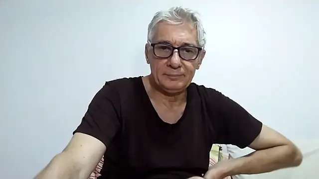 Snapshot of BIGUNCUTHARDCOCK chatting on February 24, 2:20 am BIGUNCUTHARDCOCK online show from February 24, 2:20 am