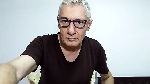 Snapshot of BIGUNCUTHARDCOCK chatting on February 27, 12:43 am BIGUNCUTHARDCOCK online show from February 27, 12:43 am