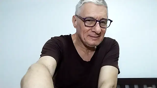 Snapshot of BIGUNCUTHARDCOCK chatting on February 27, 1:22 pm BIGUNCUTHARDCOCK online show from February 27, 1:22 pm