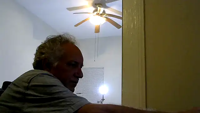 Snapshot of XXCUTHULU23 chatting on October 6, 6:33 am XXCUTHULU23 online show from October 6, 6:33 am
