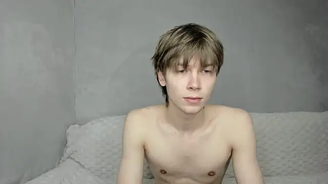 Makentoshi  online show from April 11, 2:16 am