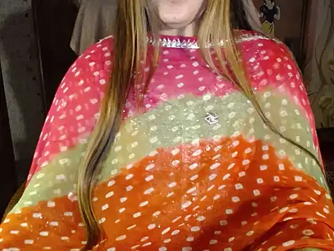 Snapshot of SohanaSabaSexy chatting on December 11, 3:37 pm SohanaSabaSexy online show from December 11, 3:37 pm