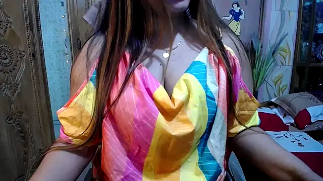 Snapshot of SohanaSabaSexy chatting on January 15, 4:32 pm SohanaSabaSexy online show from January 15, 4:32 pm