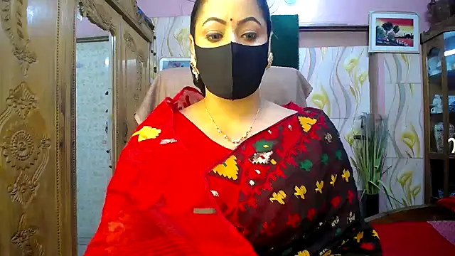 Snapshot of SohanaSabaSexy chatting on September 13, 6:18 pm SohanaSabaSexy online show from September 13, 6:18 pm