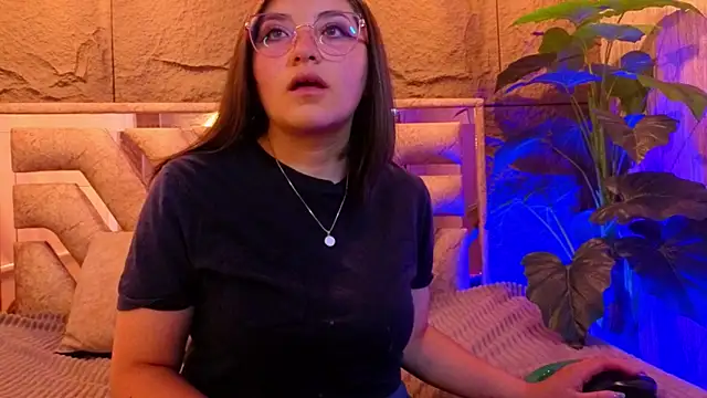 phoenixxxx777 online show from June 15, 2:08 pm