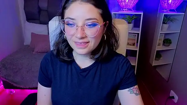 phoenixxxx777 online show from August 1, 5:01 pm