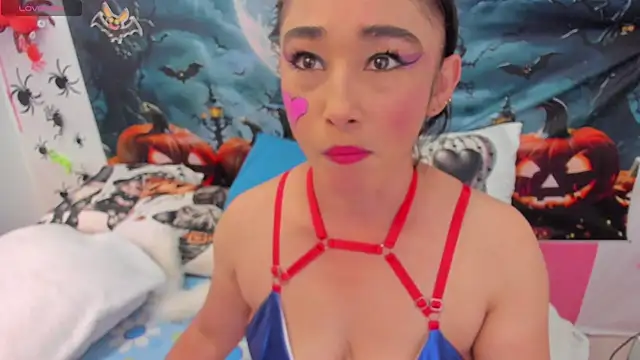 charlotte-11 online show from November 3, 3:02 pm