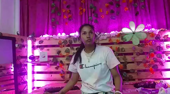 Elsa Parisi online show from December 20, 7:39 pm