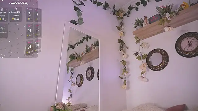 Snapshot of RossemaryRain chatting on March 8, 12:11 am RossemaryRain online show from March 8, 12:11 am