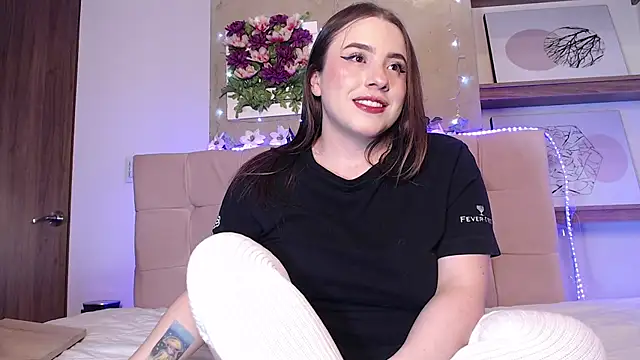 Linaa morris online show from December 10, 4:45 am