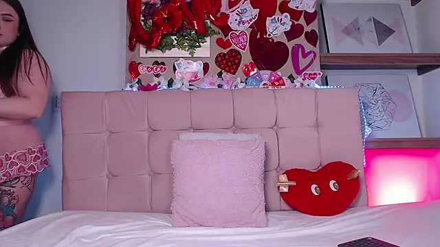 Linaa morris online show from February 16, 8:10 am