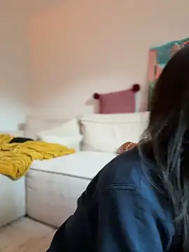 Snapshot of _Juliette chatting on February 23, 4:37 pm Juliette online show from February 23, 4:37 pm