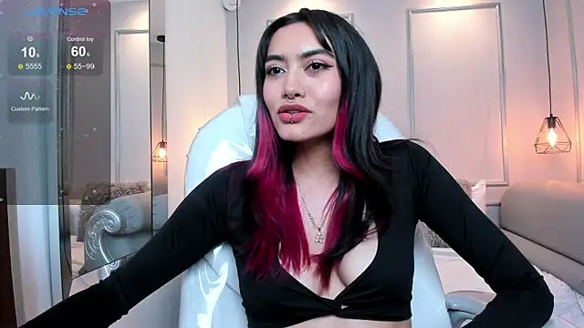 AzuraKindong online show from February 4, 1:23 am