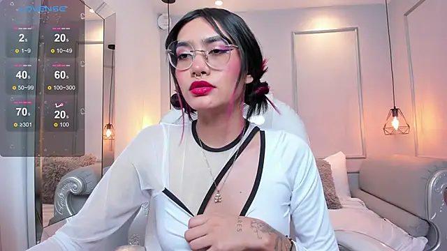 AzuraKindong online show from February 28, 10:50 pm